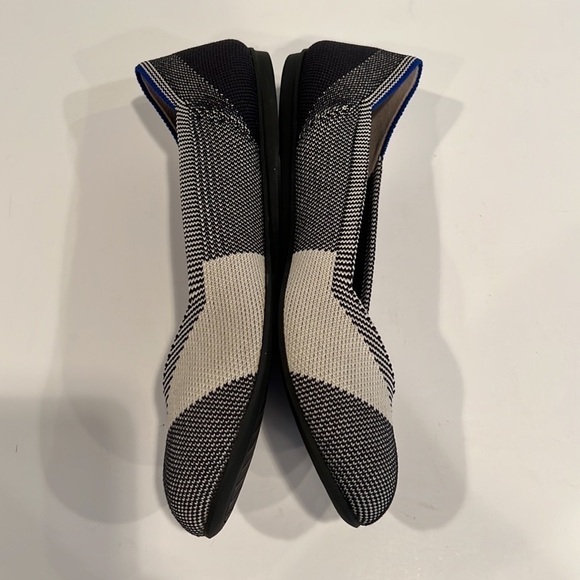 Rothys Black and White round cap toe flat SZ 7 - Picture 4 of 10